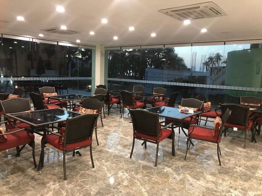 Hotel Ave Inn Mazatlán Buitenkant foto